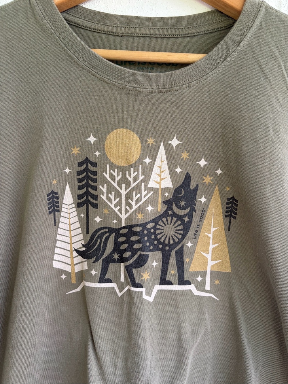 Life Is Good - Winter Wolf Long Sleeve Crusher Tee - Picture 2 of 6